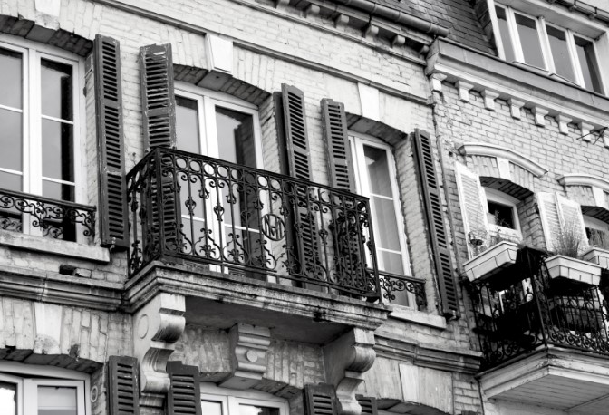 які меблі підійдуть для французького балкону