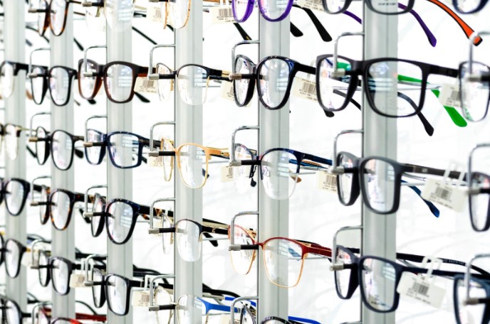 Какие бренды очков для зрения пользуются спросом у оптовых покупателей