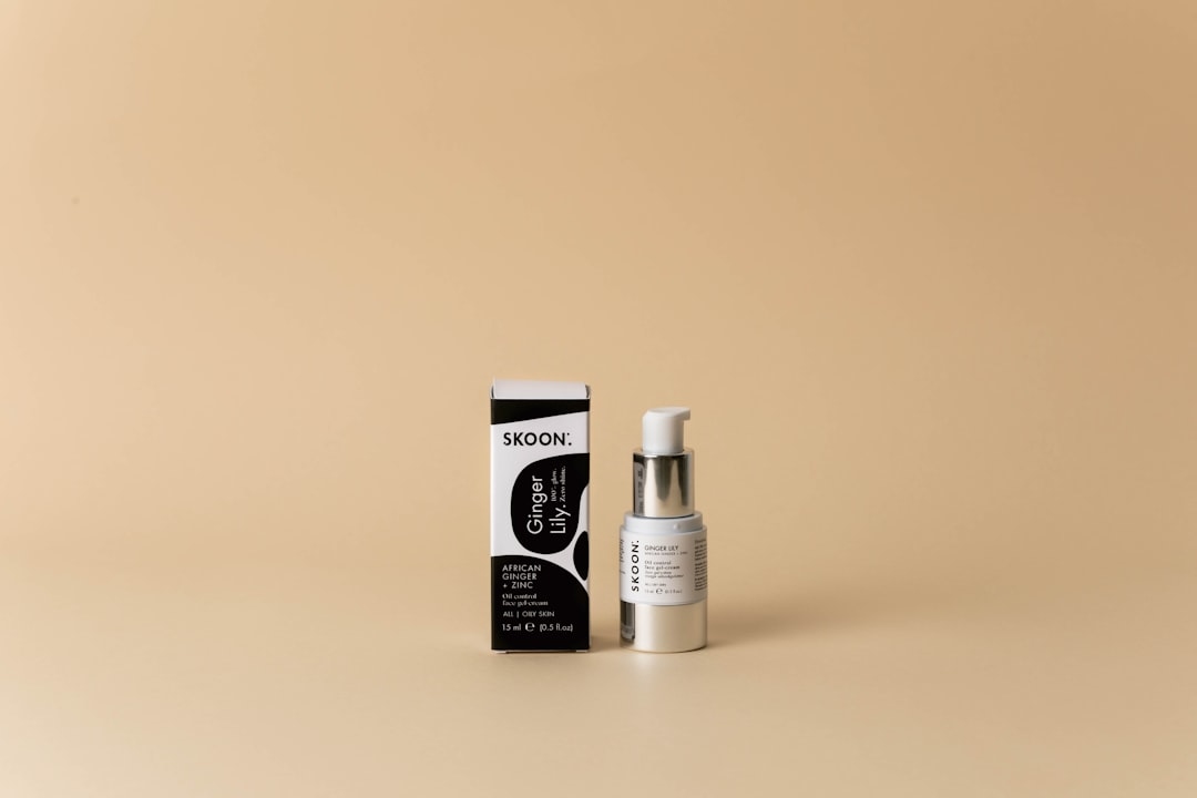 Порівняння: крем, сироватка чи масло для обличчя — що краще для вашого типу шкіри?