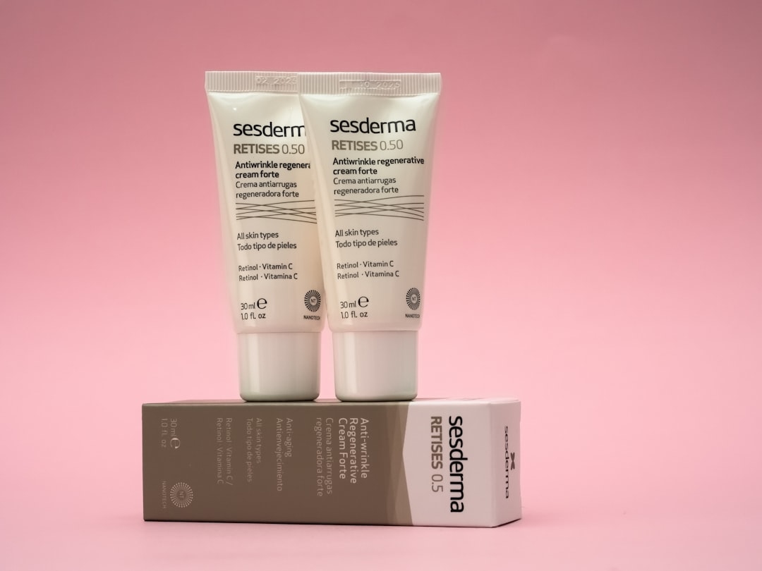 Рейтинг найкращих сироваток для зволоження шкіри обличчя 2025